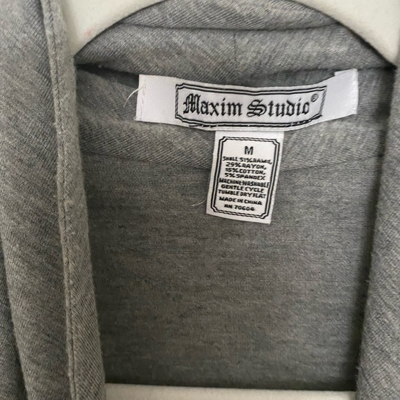 Cute cardigan - Picture 3 of 3